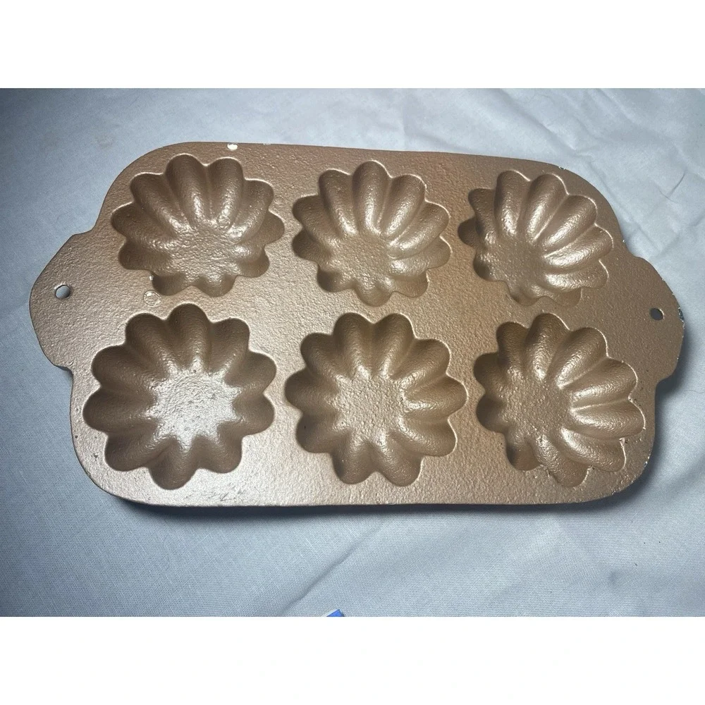 Vintage Y2K Pampered Chef Stoneware 6 Mini Fluted Bundt Cake Pan Retired NWOT